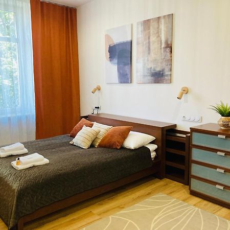 St. Cross Apartment Краків Екстер'єр фото