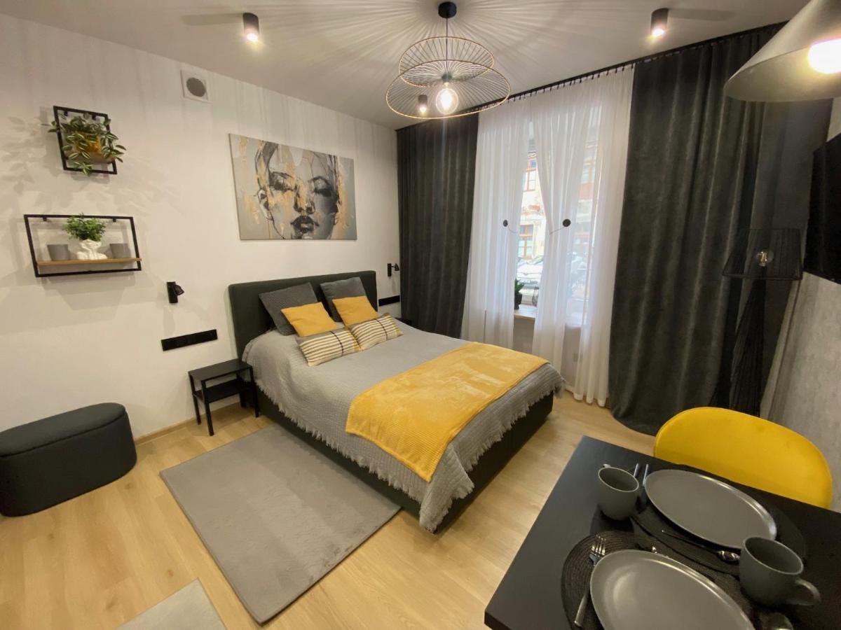 St. Cross Apartment Краків Екстер'єр фото